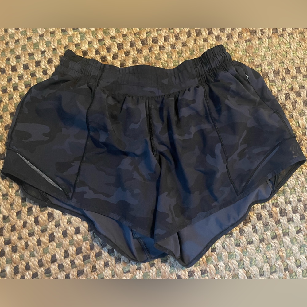 Lululemon Hotty Hot High-Rise Lined Short 2.5" (new $68 USD)